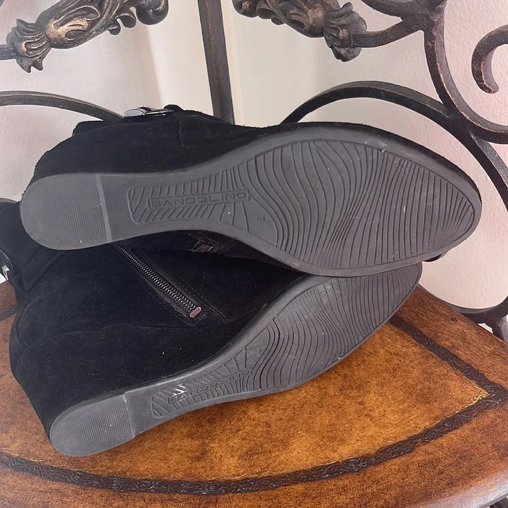 Bandolino Black suede wedge booties with zippers and buckle detail size 7M - Picture 4 of 6